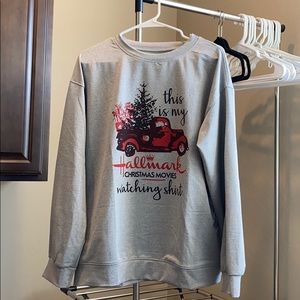 Hallmark Sweatshirt XL Gray